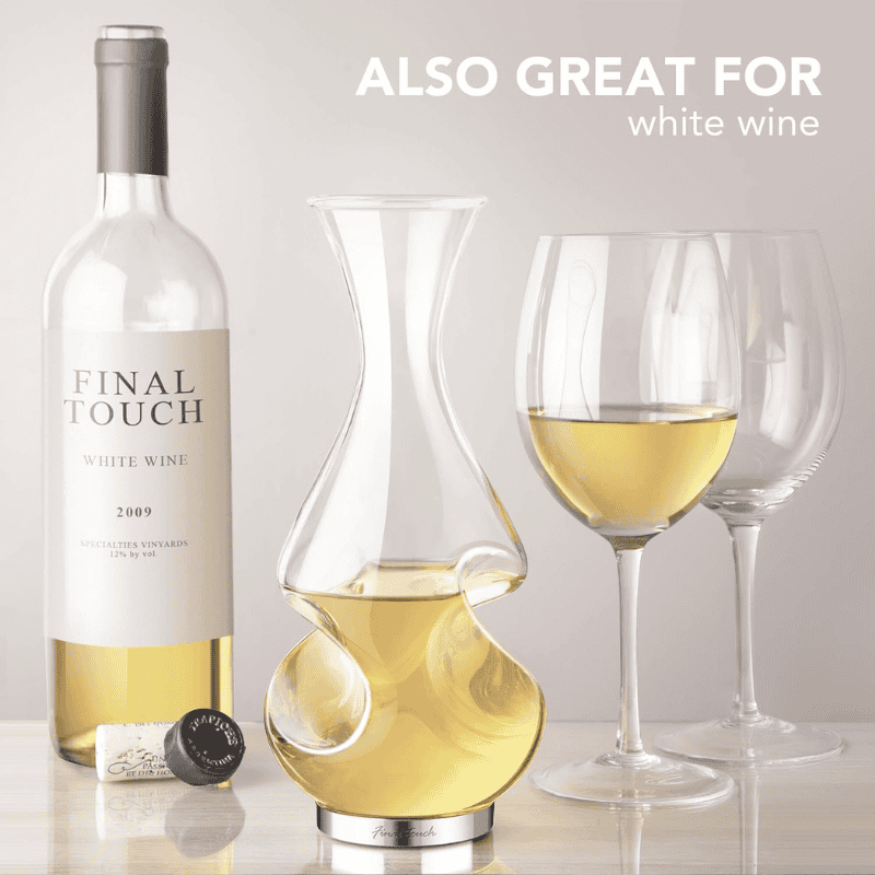 Carafe à décanter Potable avec aérateur intégré sur fond blanc, vue latérale du design
