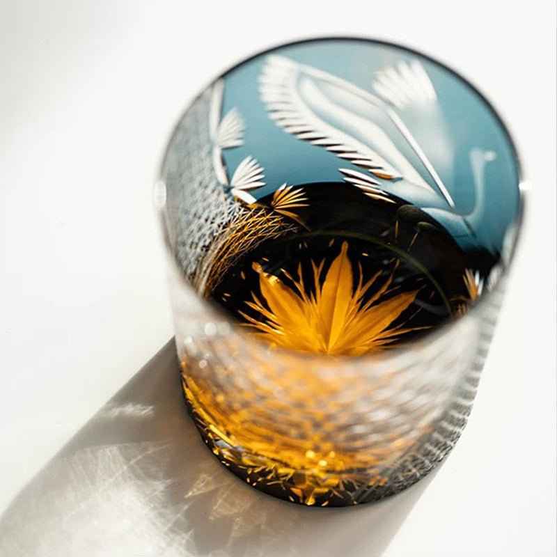 Flying Crane verre à whisky en cristal taillé, détail de la gravure et de la brillance du cristal